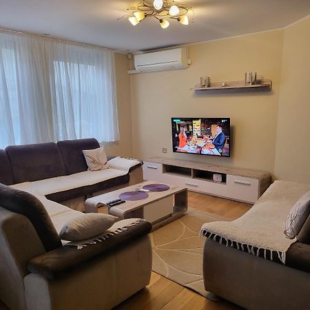 Apartman Centar Bulevar Ex Sa Garazom 바냐루카 외부 사진